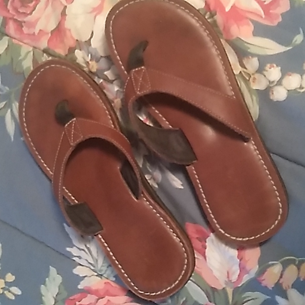 CLARKS LEATHER FLIP-FLOPS